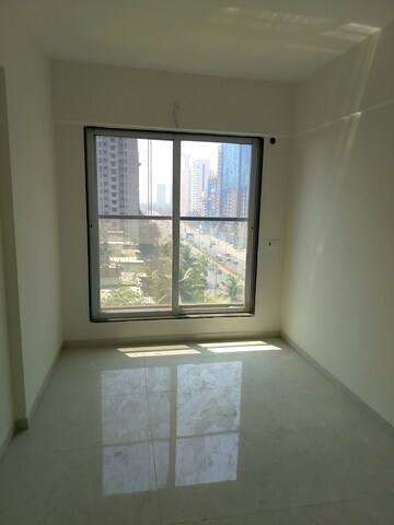 Room in 2 BHK Apartment at Vaibhavlaxmi Peak 25, Vikhroli East – for Rent