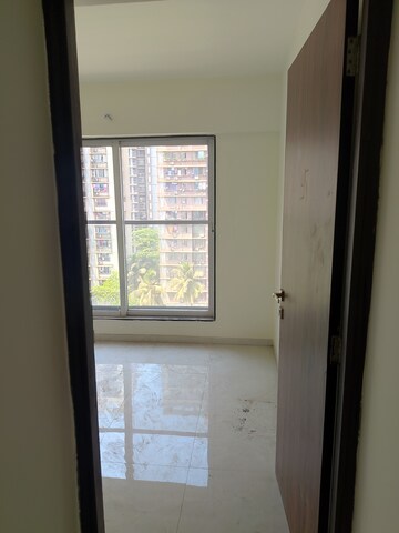 Room in 2 BHK Apartment at Vaibhavlaxmi Peak 25, Vikhroli East – for Rent
