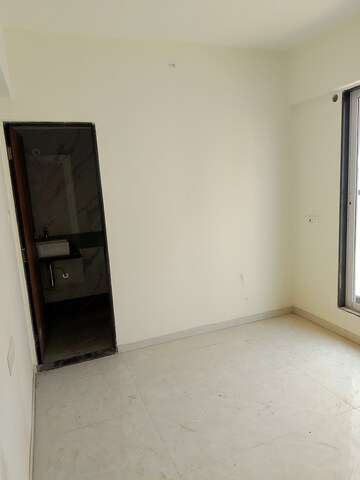 Room in 2 BHK Apartment at Vaibhavlaxmi Peak 25, Vikhroli East – for Rent