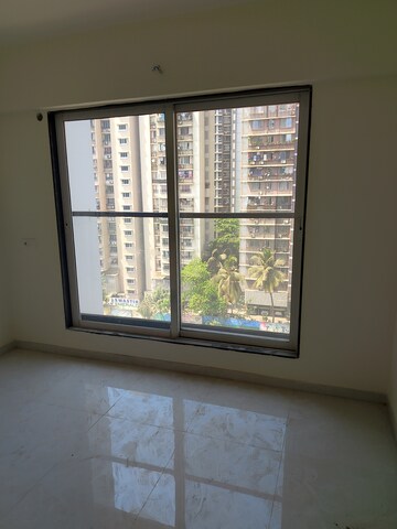 Room in 2 BHK Apartment at Vaibhavlaxmi Peak 25, Vikhroli East – for Rent