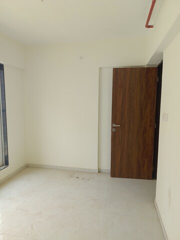 Room in 2 BHK Apartment at Vaibhavlaxmi Peak 25, Vikhroli East – for Rent