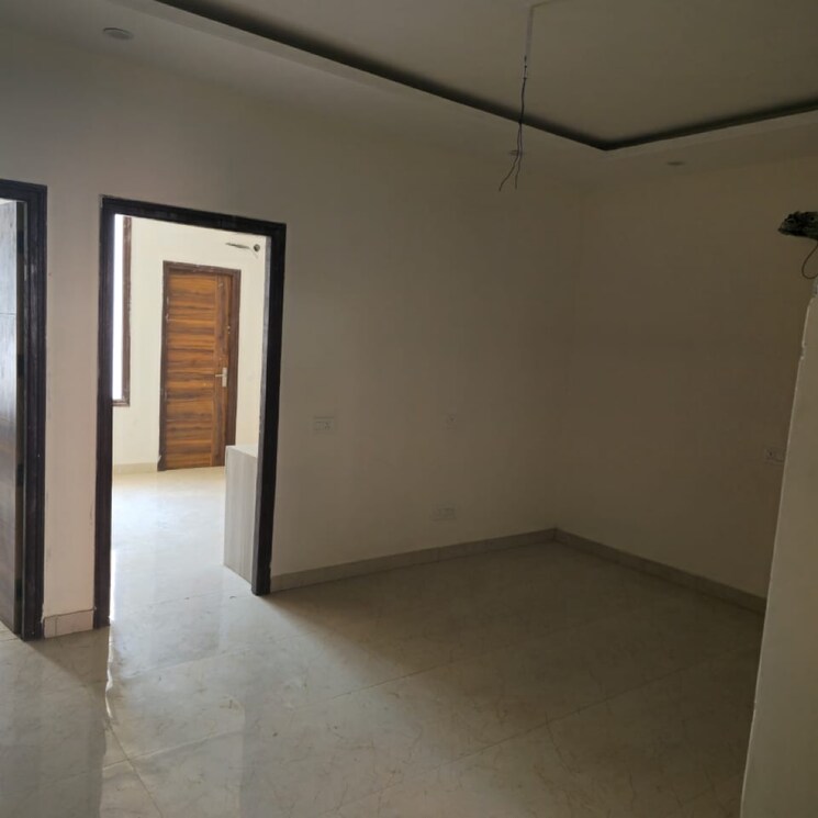 Room, patiala road 3 Bedroom 1350 Sq.Ft. Apartment In Patiala Road Zirakpur 8324489