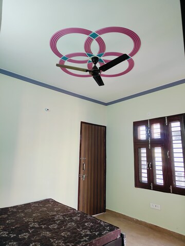 Furnished Amenities in 1.5 BHK Builder Floor at Dharam Flats, Palam Vihar Extension – for Rent