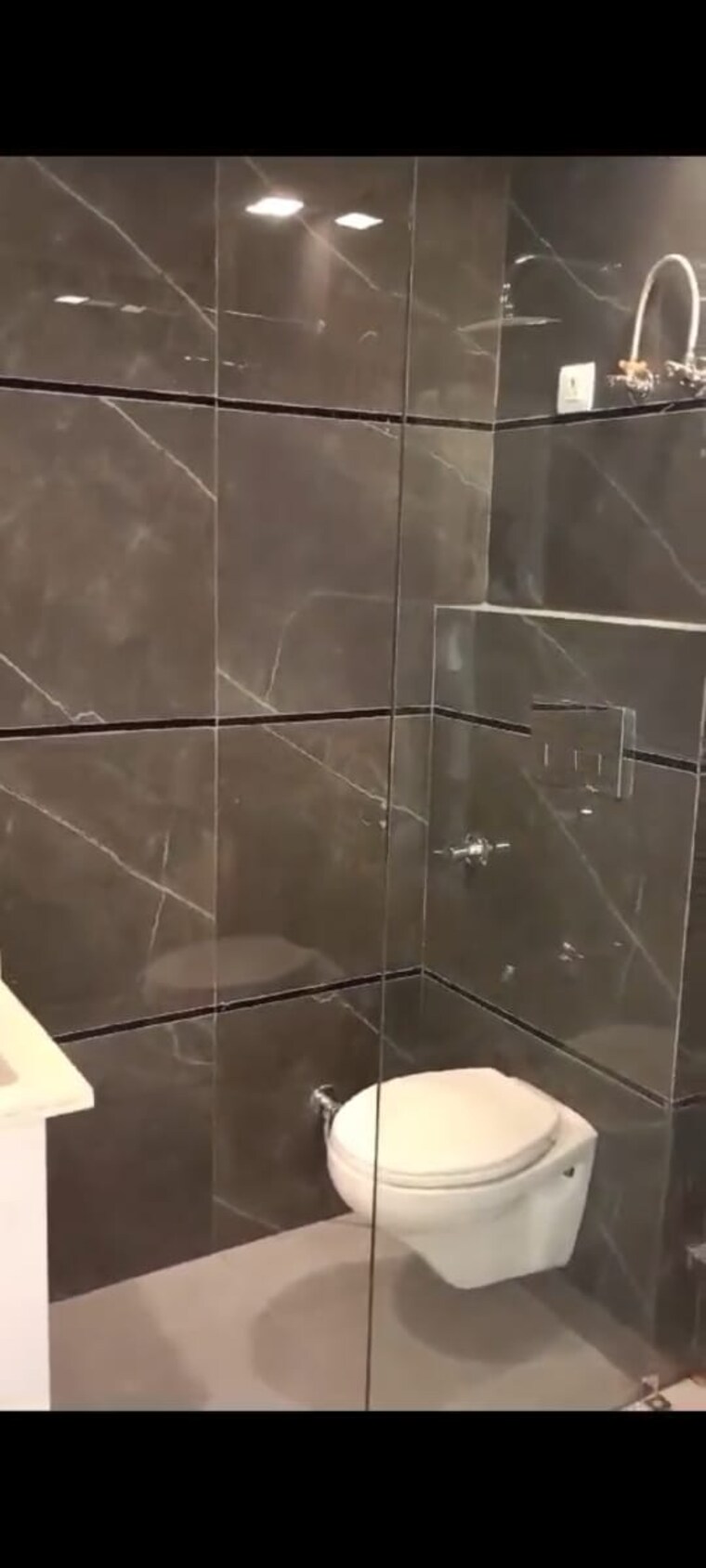 Bathroom, bptp-district-phase-2 3 Bedroom 150 Sq.Yd. Builder Floor In Sector 84 Faridabad 8324491