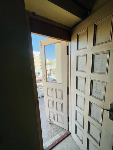 Room in 3 BHK Apartment at Lalpur – for Rent