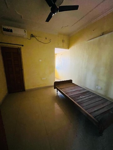 Living Room in 3 BHK Apartment at Lalpur – for Rent