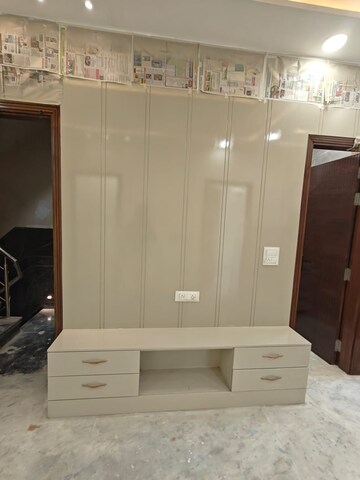 Master Bedroom in 3 BHK Builder Floor at Rohini Sector 24 – for Sale