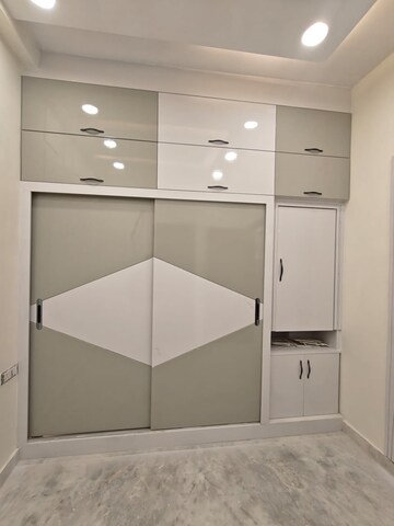 Room in 3 BHK Builder Floor at Rohini Sector 24 – for Sale