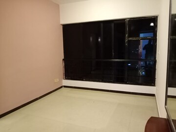 Room in 2 BHK Apartment at Montreal Tower, Andheri West – for Rent