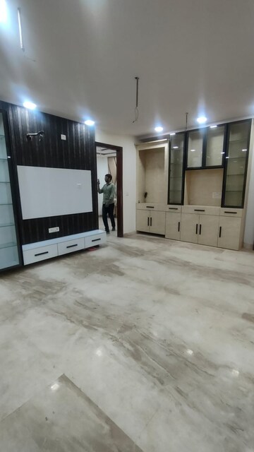 Room in 3 BHK Builder Floor at Rohini Sector 24 – for Sale