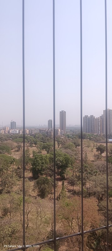 Master Bedroom in 3 BHK Apartment at Lodha Amara, Kolshet Road – for Rent