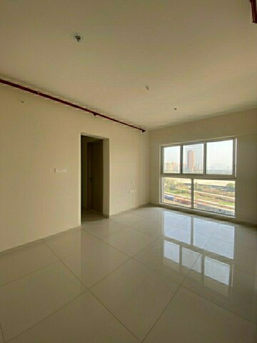 Room in 2 BHK Apartment at Wadhwa Atmosphere O2, Mulund West – for Rent