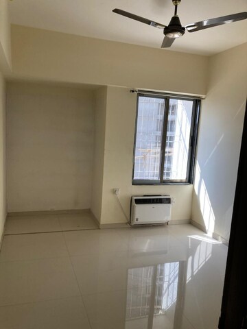 Room in 2 BHK Apartment at Cosmos Horizon Phase 2, Pokhran Road No 2 – for Rent