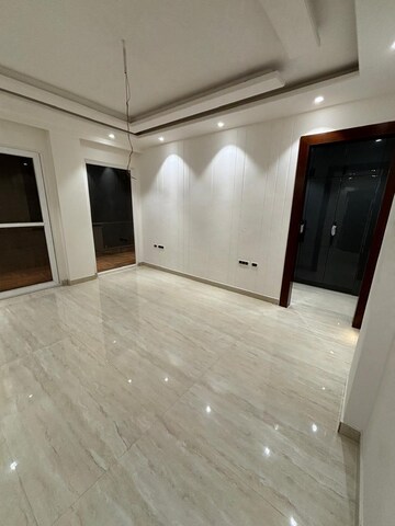 Room in 4 BHK Builder Floor at Srishti Greenfield Homes, Green Fields Colony – for Sale