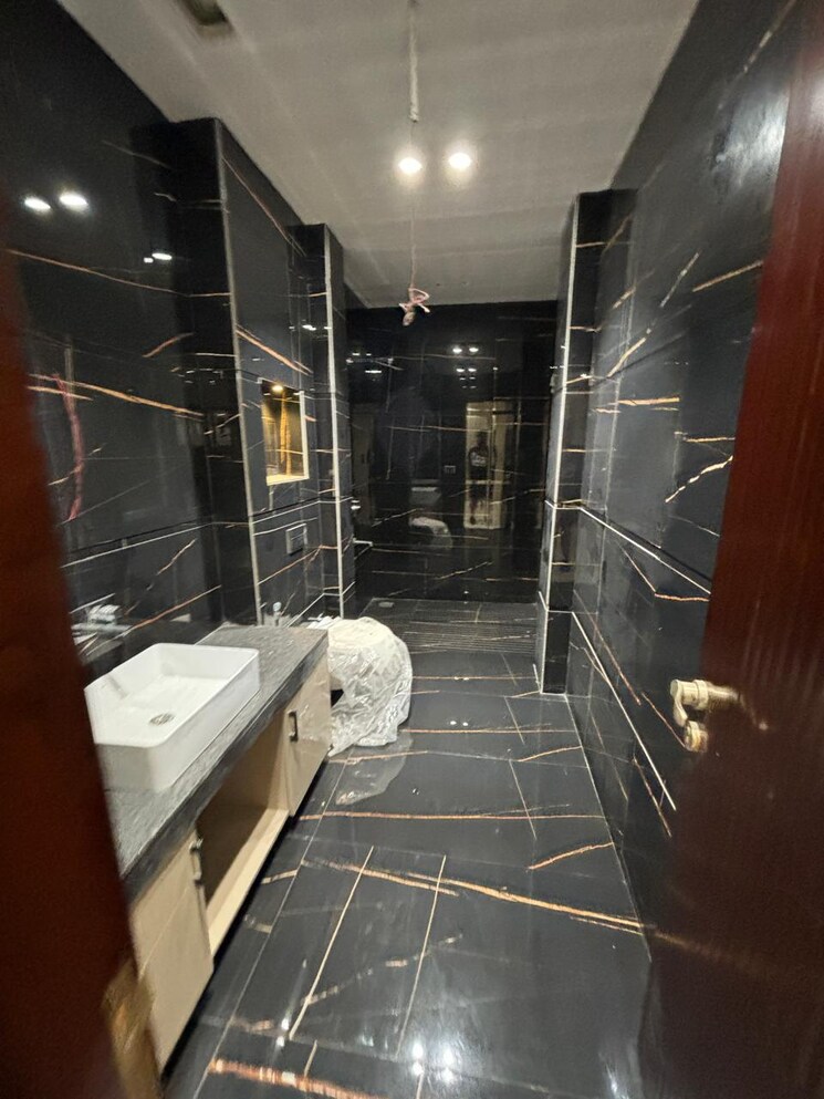 Balcony, srishti-greenfield-homes 4 Bedroom 2500 Sq.Ft. Builder Floor In Green Fields Colony Faridabad 8324929