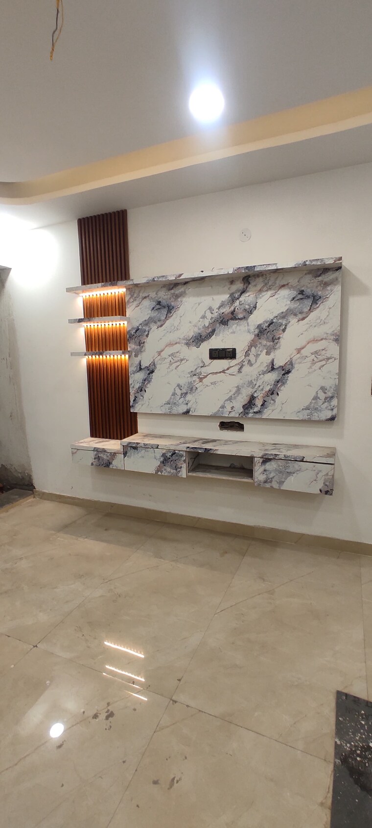 Living Room, srishti-greenfield-homes 4 Bedroom 2500 Sq.Ft. Builder Floor In Green Fields Colony Faridabad 8324929