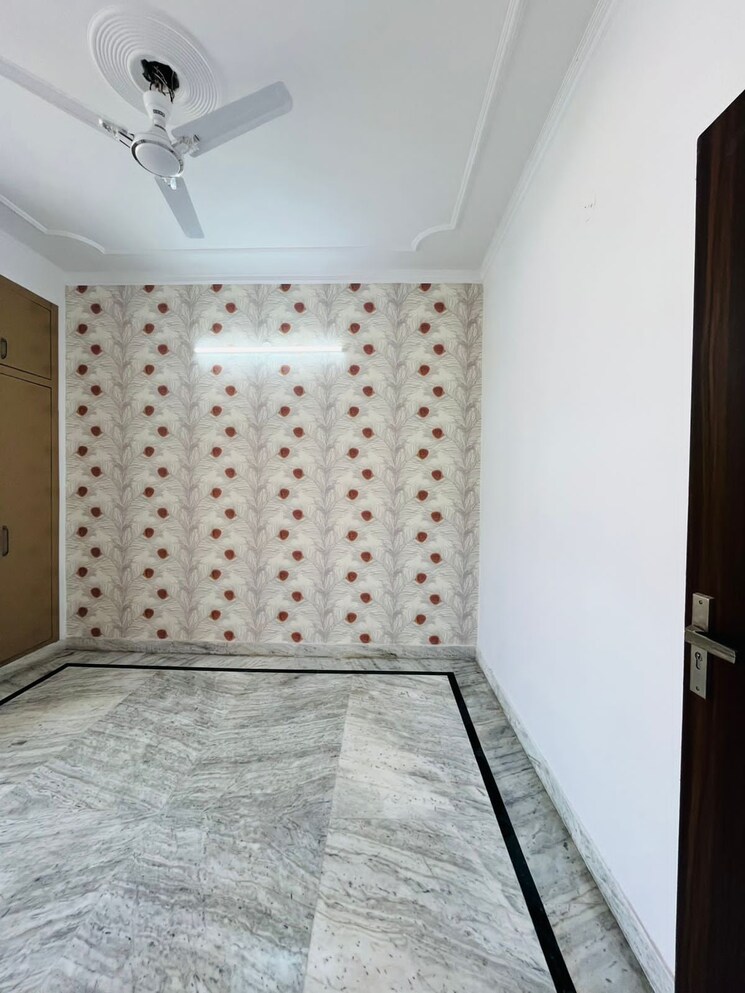 Bathroom, sector 42 3 Bedroom 1300 Sq.Ft. Builder Floor In Sector 42 Faridabad 8324989