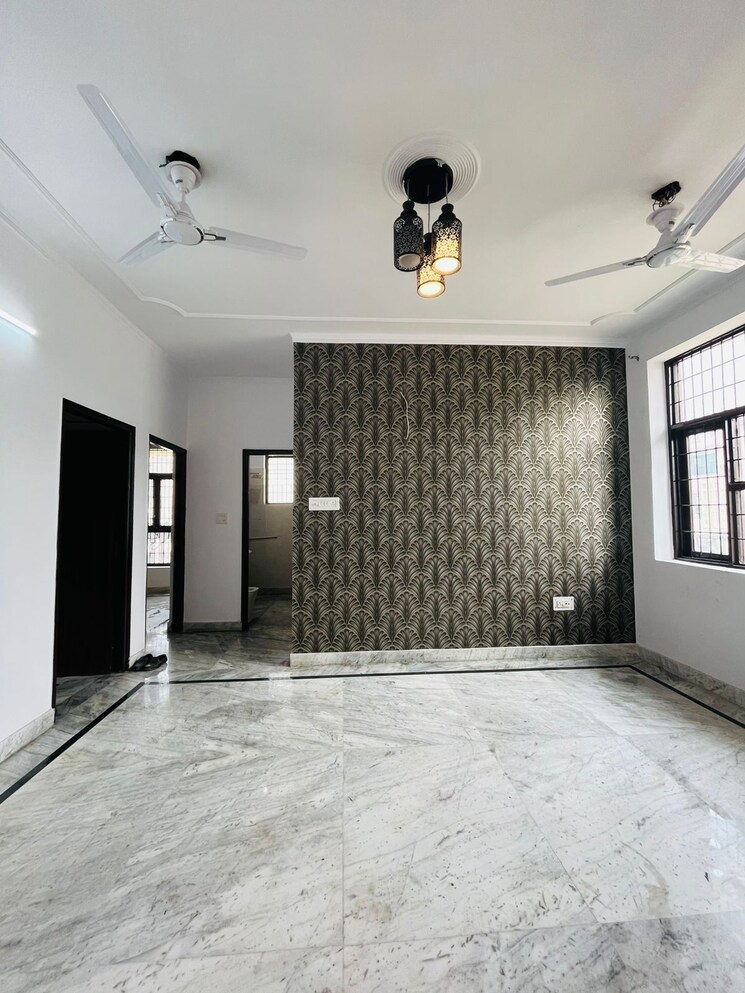 Room, sector 42 3 Bedroom 1300 Sq.Ft. Builder Floor In Sector 42 Faridabad 8324989