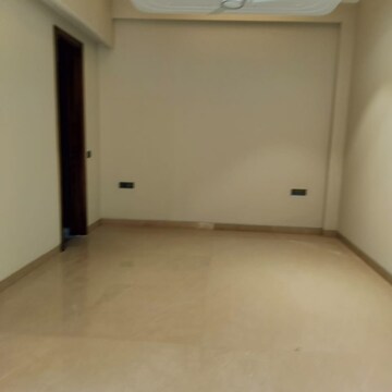 Room in 3.5 BHK Builder Floor at Defence Colony – for Rent