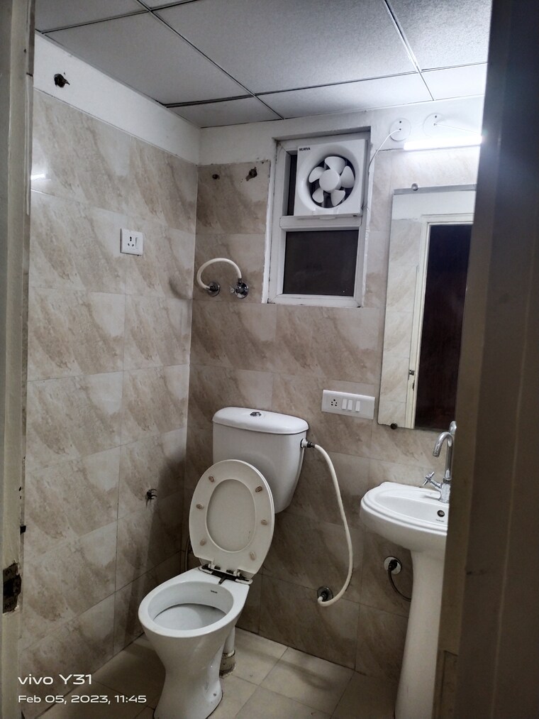 Bathroom, mahagun-mywoods 3 Bedroom 1545 Sq.Ft. Apartment In Sector 16c Greater Noida Greater Noida 8325235