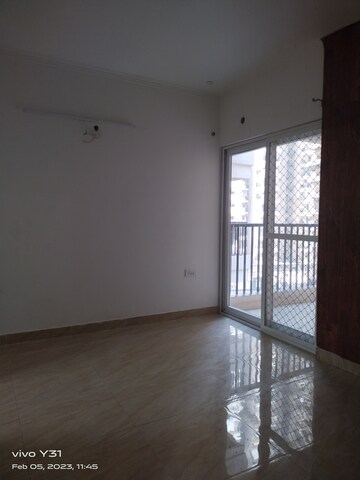 Room in 3 BHK Apartment at Mahagun Mywoods, Sector 16c Greater Noida – for Sale