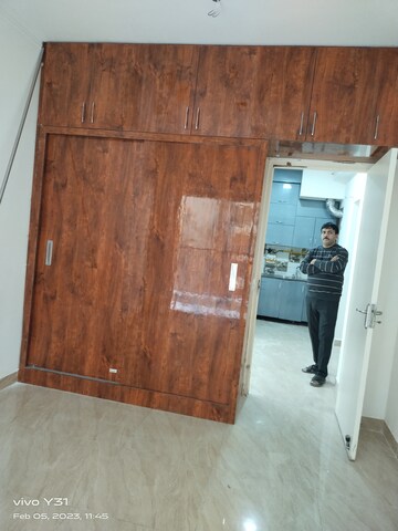 Furnished Amenities in 3 BHK Apartment at Mahagun Mywoods, Sector 16c Greater Noida – for Sale