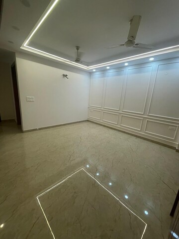 Living Room in 3 BHK Builder Floor at Paschim Vihar – for Rent