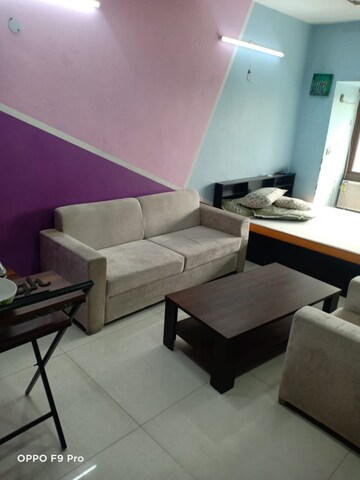 Living Room in 1.5 BHK Apartment at Pitampura – for Rent