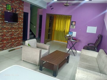 Living Room in 1.5 BHK Apartment at Pitampura – for Rent