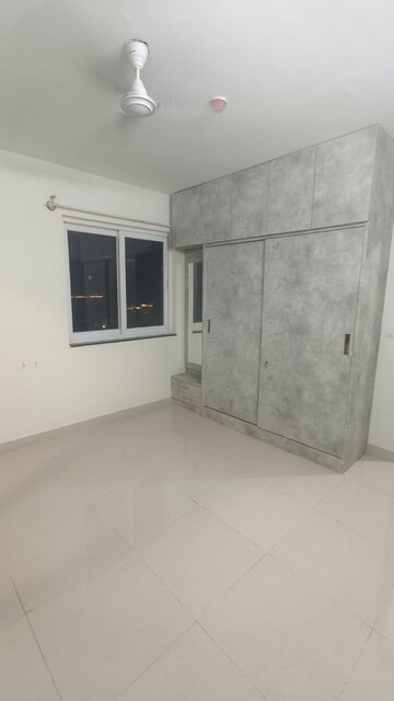 3 BHK Apartment For Rent in Pashmina Waterfront, Old Madras Road