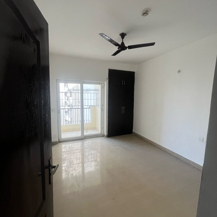 Room, nimbus-the-hyde-park 2.5 Bedroom 1080 Sq.Ft. Apartment In Sector 78 Noida 8325469