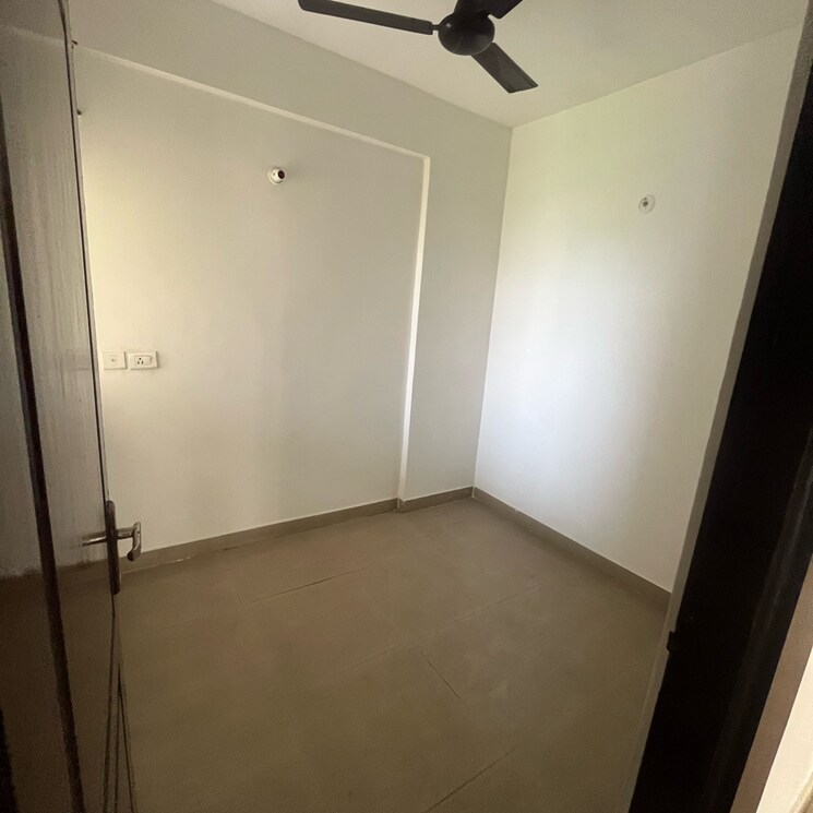 Room, nimbus-the-hyde-park 2.5 Bedroom 1080 Sq.Ft. Apartment In Sector 78 Noida 8325469