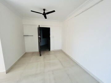 Room in 2.5 BHK Apartment at Seawoods – for Sale
