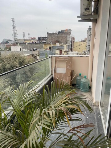 Balcony in 1 RK Builder Floor at Housing Board Colony Sector 17, Sector 17a – for Rent