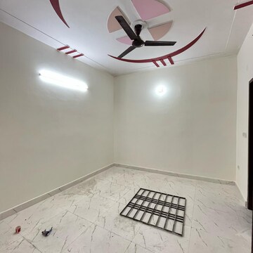 Room in 2 BHK Apartment at Maidan Garhi – for Rent