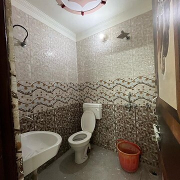 Bathroom in 2 BHK Apartment at Maidan Garhi – for Rent