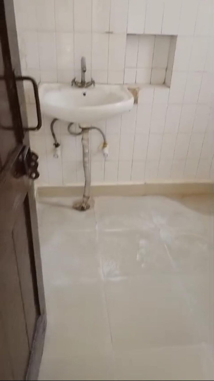 Bathroom, sector 18 dwarka 2 Bedroom 820 Sq.Ft. Apartment In Sector 18 Dwarka Delhi 8325619