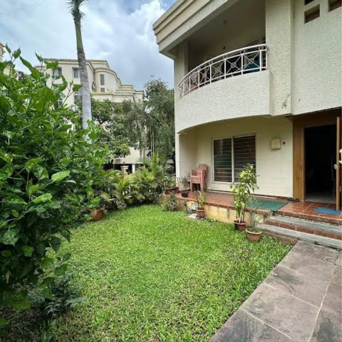 3.5 BHK + Extra Room 3000 Sq.Ft. Villa in Clover Highlands