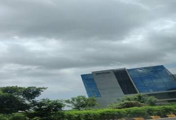  Showroom – Exterior View View at Thaltej - for Rent