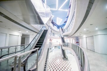  Showroom For Rent in Express Zone, Malad East