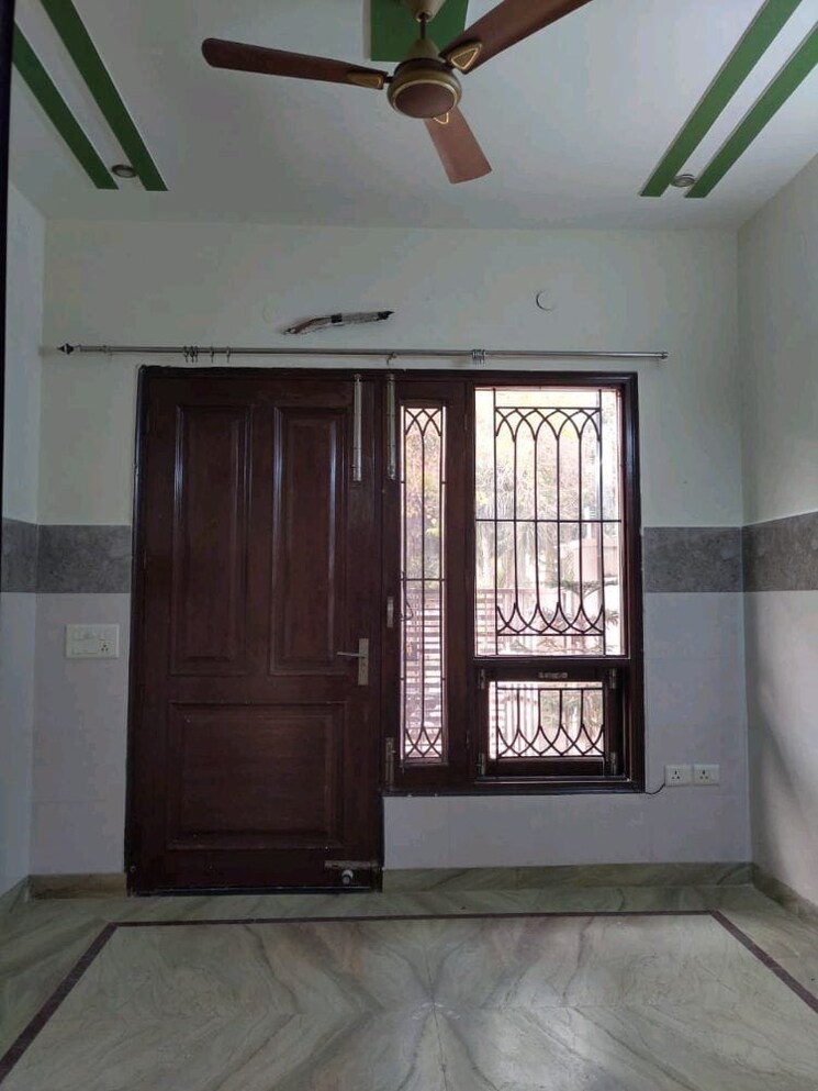 Living Room, orchid-island 3 Bedroom 300 Sq.Yd. Builder Floor In Sector 51 Gurgaon 8326087