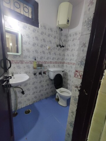 Master Bedroom in 1 RK Apartment at Sector 28 – for Rent