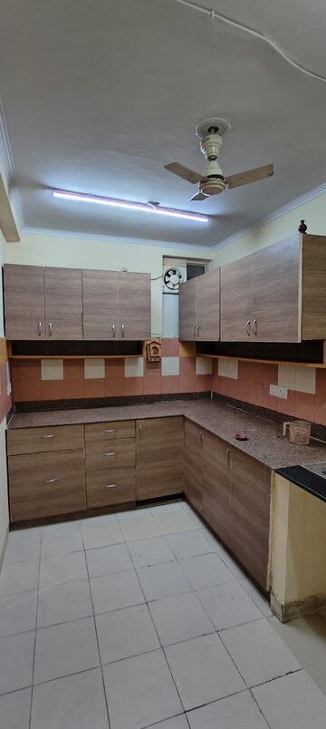 Kitchen in 3 BHK Apartment at Hamlin Apartment, Sector 43 – for Rent