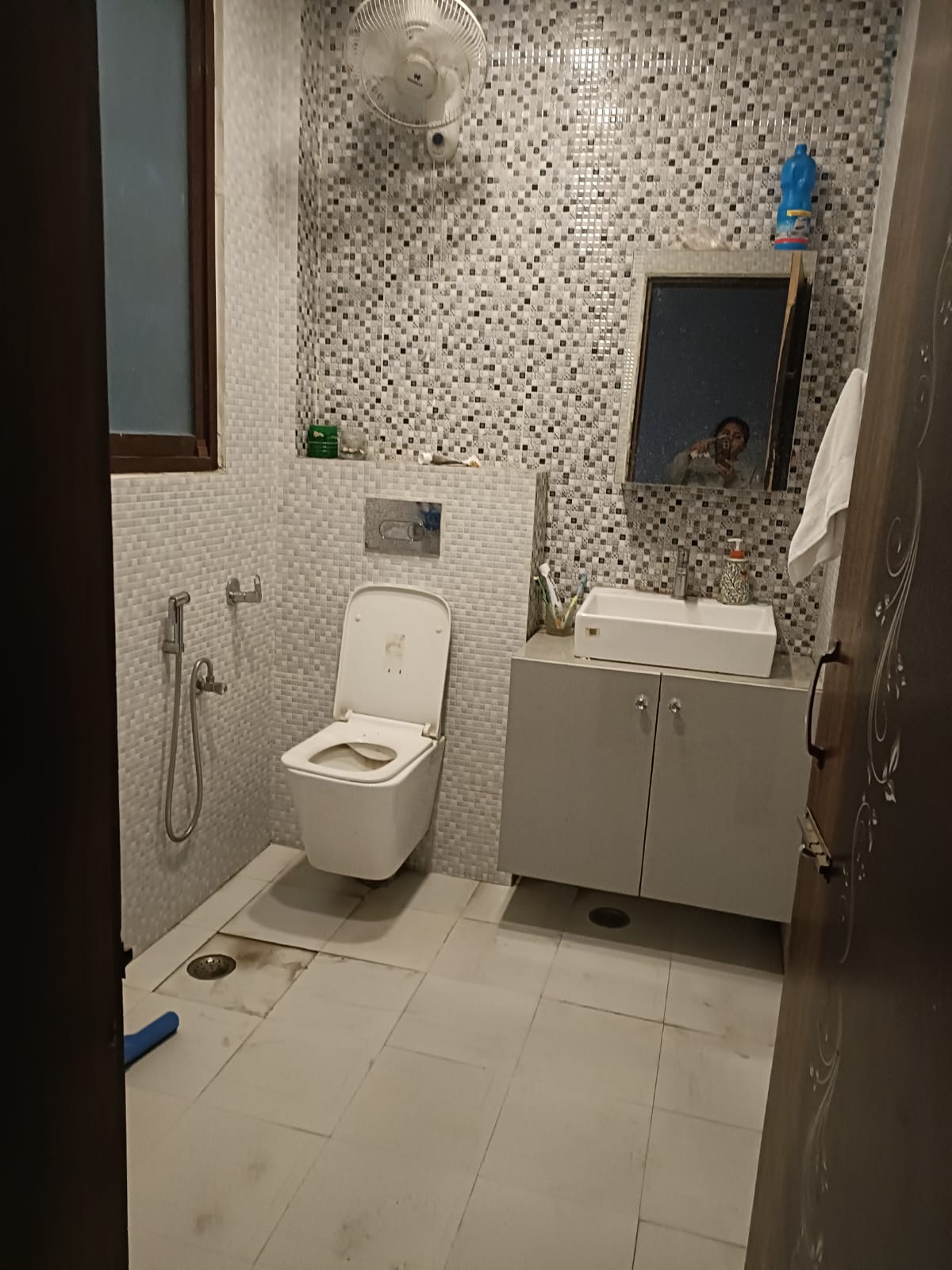 Bathroom, east of kailash 2 Bedroom 1200 Sq.Ft. Builder Floor In East Of Kailash Delhi 8326413
