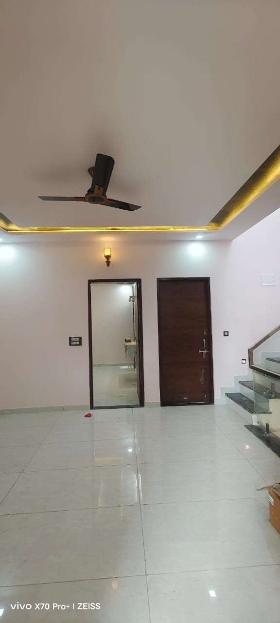 2 BHK + Pooja Room,Servant Room,Study Room,Extra Room 1300 Sq.Ft. Villa in Real Greens
