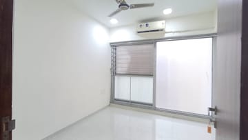 Room in 2 BHK Apartment at Tilak Nagar – for Rent