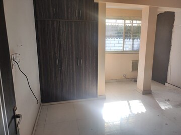 Room in 2 BHK Apartment at Shanti Kunj – for Rent