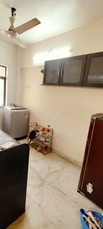 Furnished Amenities in 1 BHK Apartment at Panchvan Complex, Borivali West – for Rent