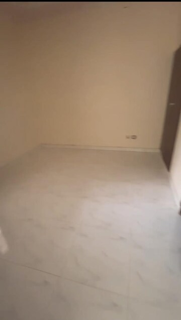 Room in 2 BHK Builder Floor at Sector 40 – for Rent