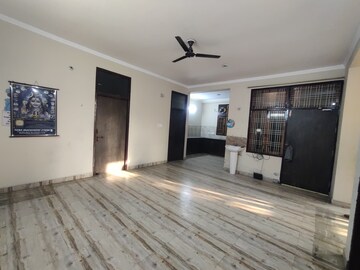 Room in 2 BHK Independent House at Gomti Nagar – for Rent